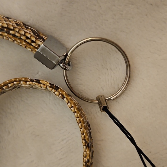 5/$25 Snakeskin Pattern Cellphone Key Ring Lanyard - Picture 3 of 4